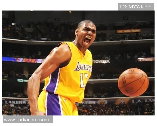 06年度科比与火箭的激烈对决回顾与精彩瞬间分析